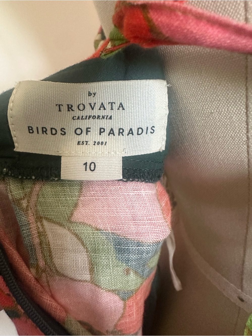 NWT Travota Birds of Paradis Sandrine Dress in Rainforest Linen, Size 10. - Picture 6 of 12